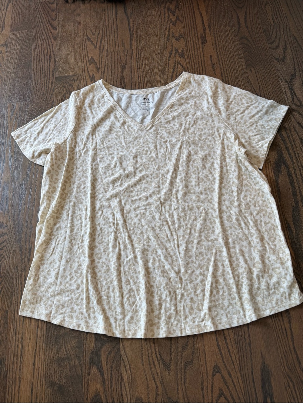 EVRI Cream Leopard-Print Short Sleeve V-Neck Top 1X